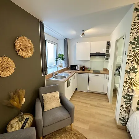 Le Vegetal / Nay Centre *