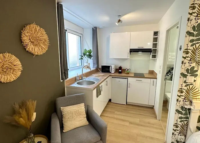 Le Vegetal / Nay Centre *