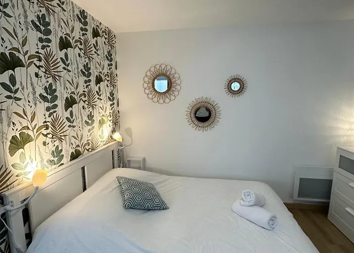 Le Vegetal / Nay Centre